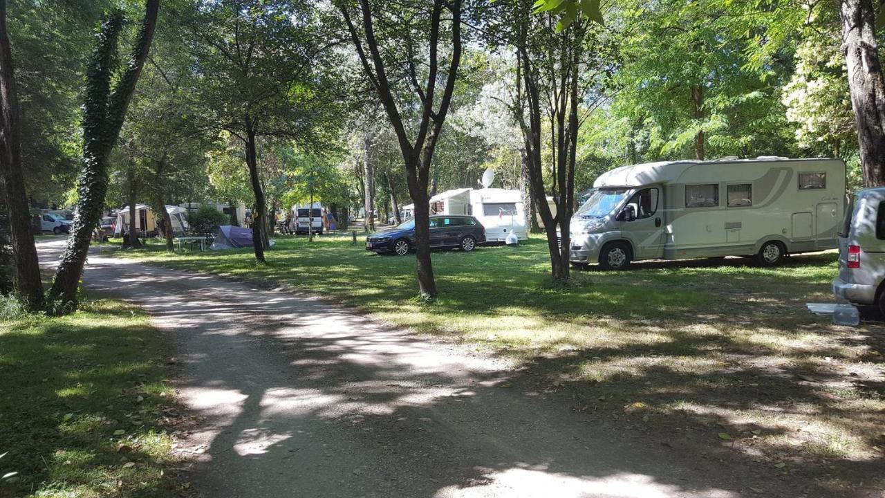Camping en Ardeche Le Lion Bourg-Saint-Andéol Extérieur photo